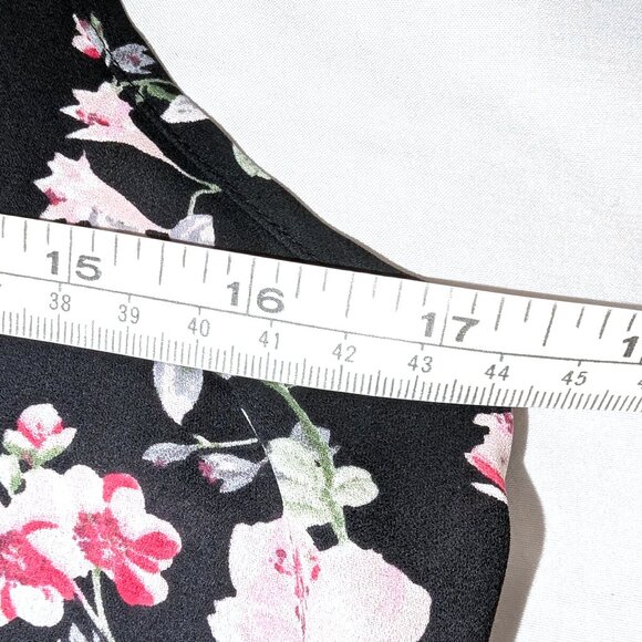 Express	| Open Ladder-Back Panels Floral Sleeveless Top Black | Size Small - Picture 9 of 10